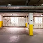 Hostee - Urban With Parking Apartment Lisbon