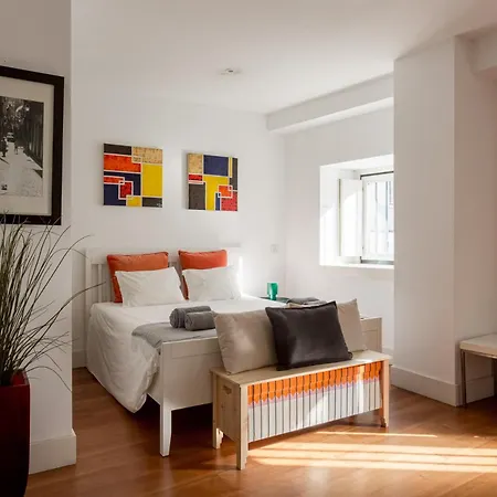 Hostee - Urban With Parking Διαμέρισμα *