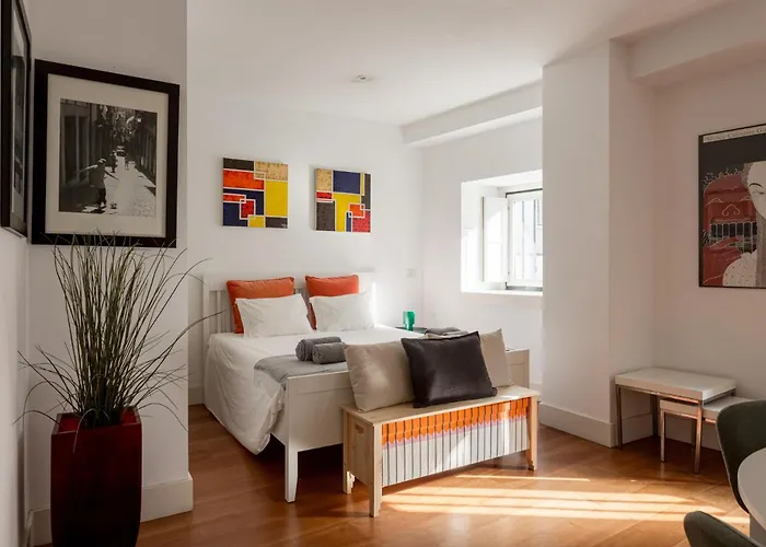 Hostee - Urban With Parking Διαμέρισμα *